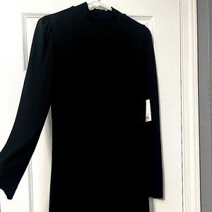 NWT MEDIUM Juniors long sleeve knee length dress.